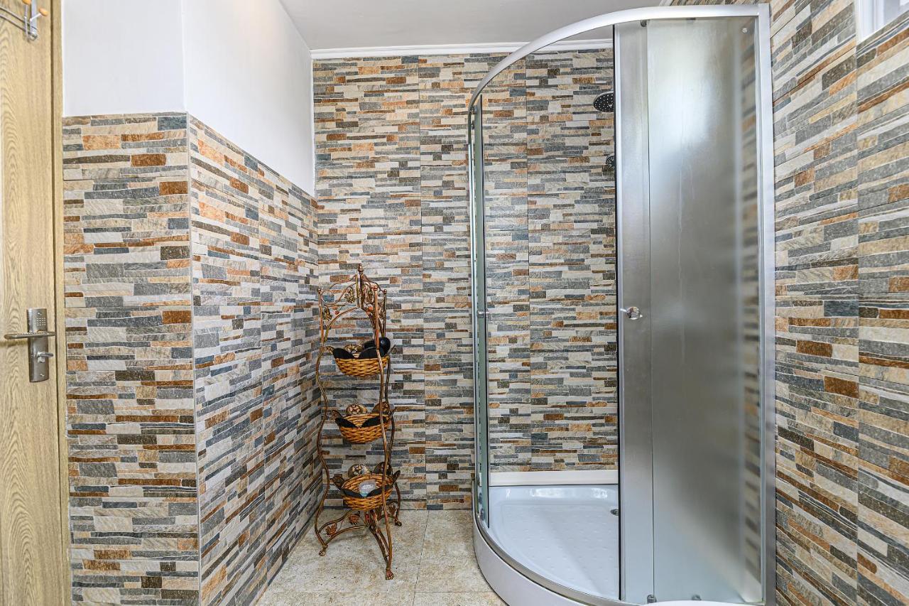 Mountain Oasis Apartment Sinaia Buitenkant foto